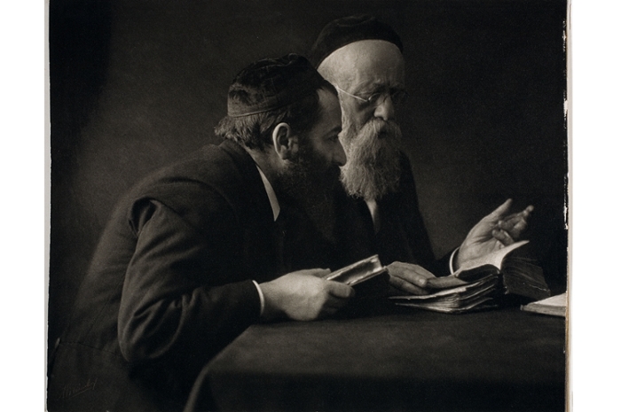 Voorzanger van de synagoge in Groningen Levie Rozenblatt en godsdienstonderwijzer Meyer B. Stern